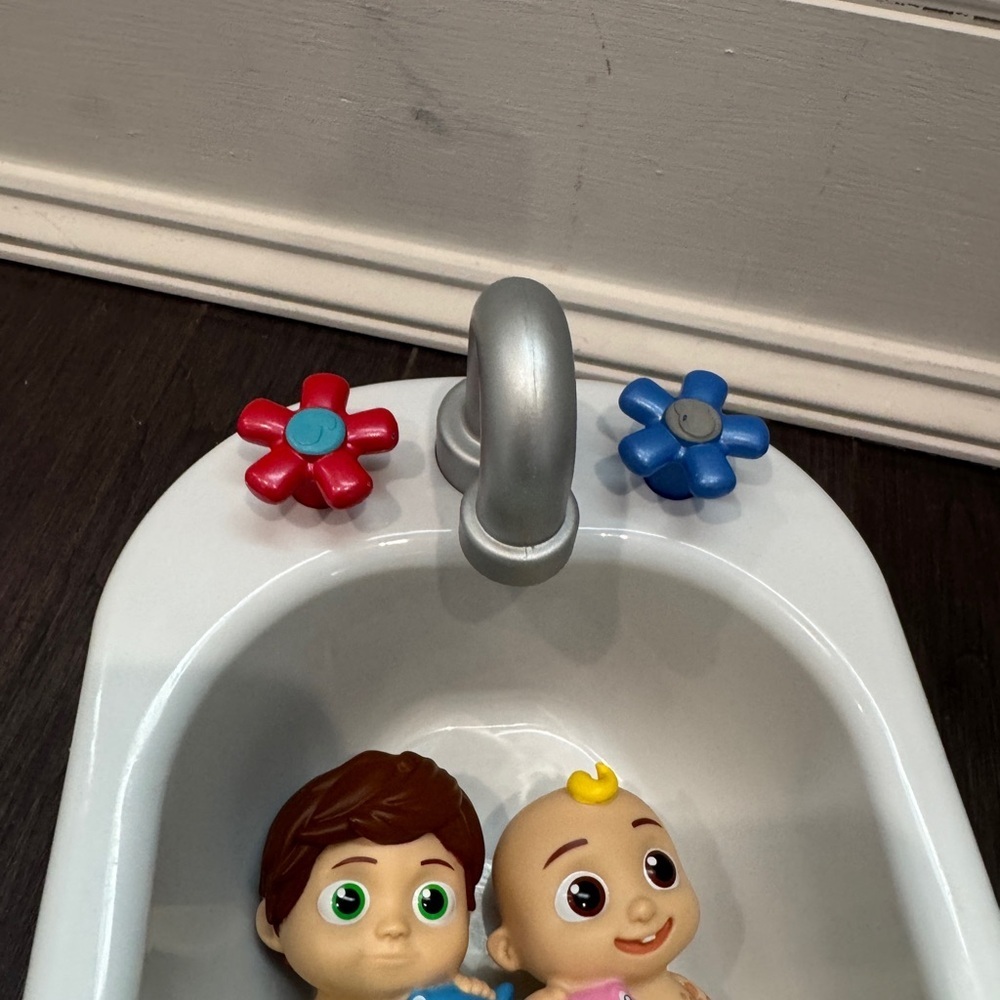 NWOT Cocomelon JJ Tom Tom Electronic Water Activated Bathtime Playset Toys - Picture 9 of 11